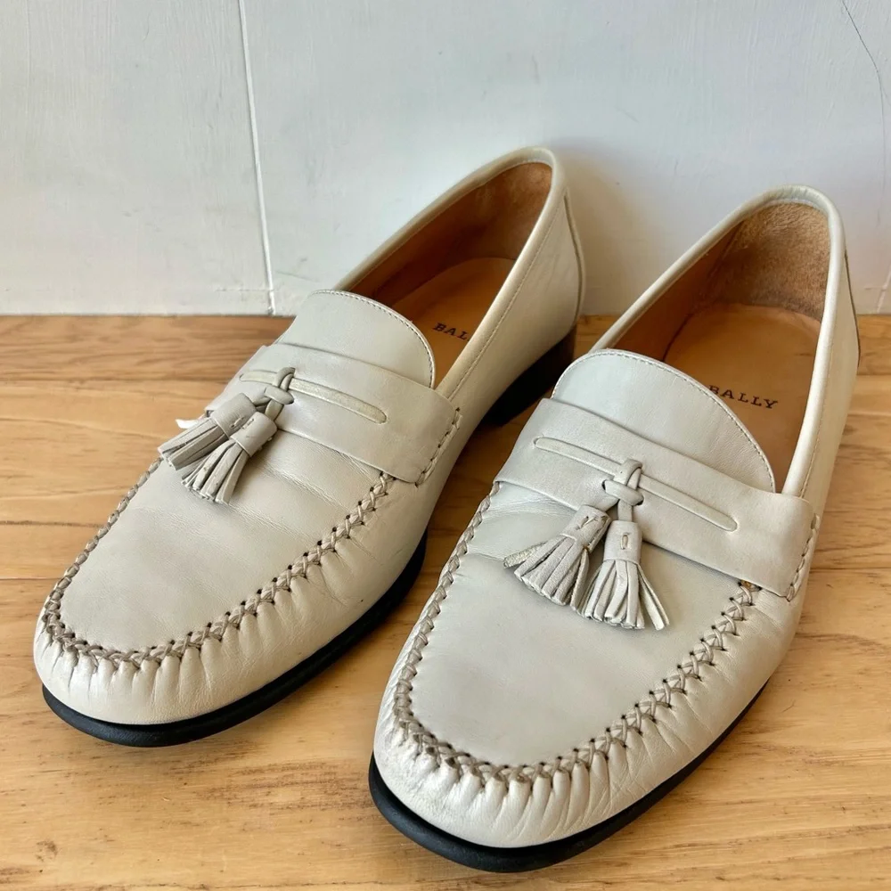 Bally Sanzio U Leather Loafer with Tassels size 11 D Cream Bone Made in Italy